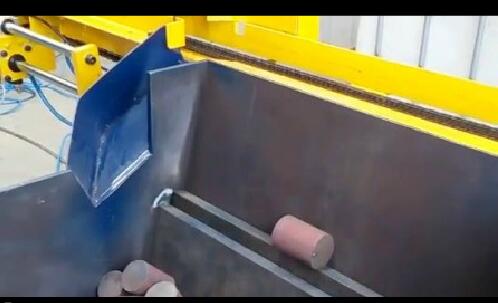 自動(dòng)送料?? title=